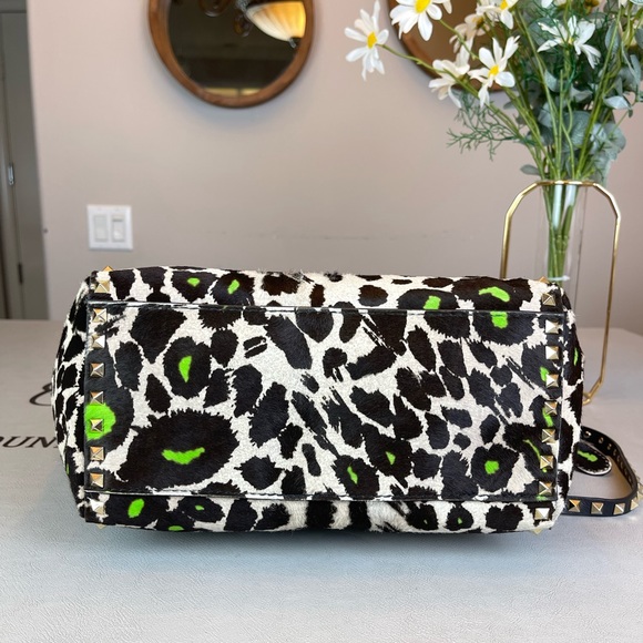 Authentic Valentino Animal Print Tote Bag Black Green Leather Large - Picture 3 of 15